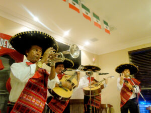 Mariachis animou o público presente na Noite Mexicana