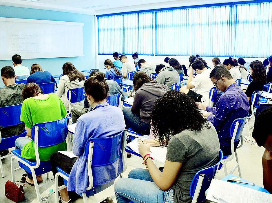 Read more about the article Colégio Anglo Salto realiza concurso de bolsas de estudo para o curso pré-vestibular