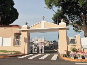Visita aos cemitérios segue suspensa em Salto devido à Covid-19