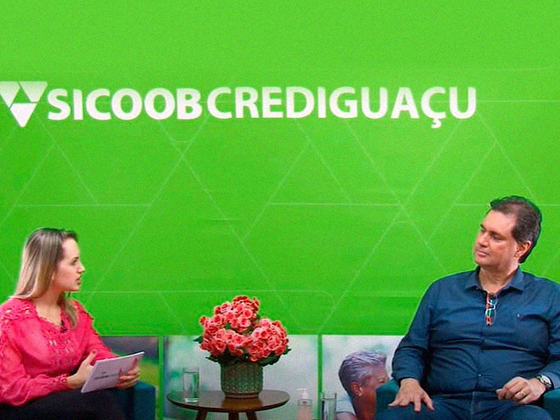 Leia mais sobre o artigo Sicoob Crediguaçu realiza entrevista para conscientizar sobre o Câncer de Mama