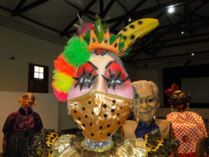 “Bonecões da Barra” estão sendo restaurados para a exposição nos dias de Carnaval