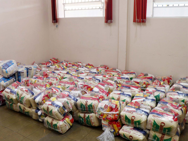 Leia mais sobre o artigo Rotary Club de Salto Moutonnée doa 220 cestas básicas