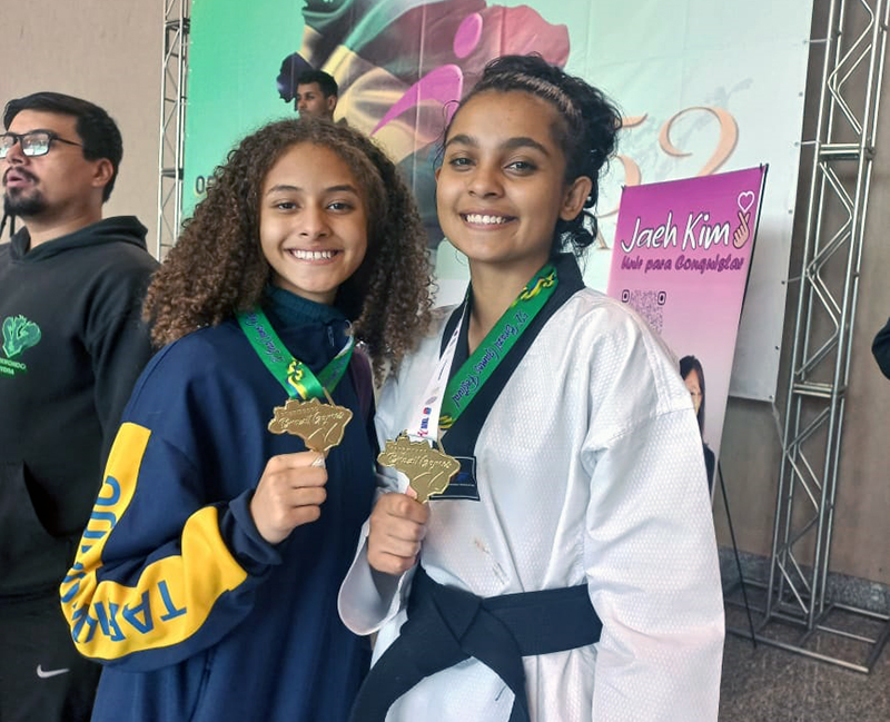 Irmãs trazem ouro de campeonato de taekwondo de Arujá