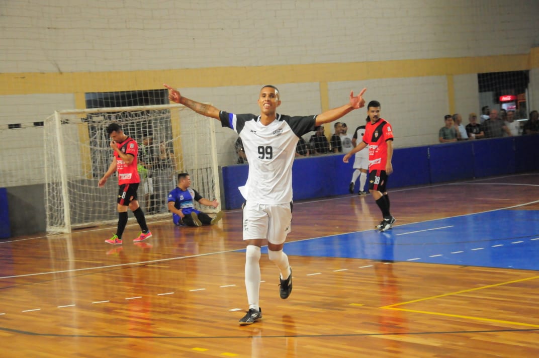 Leia mais sobre o artigo Orós e Los Cachaças definem hoje o campeão do Municipal de Futsal Adulto